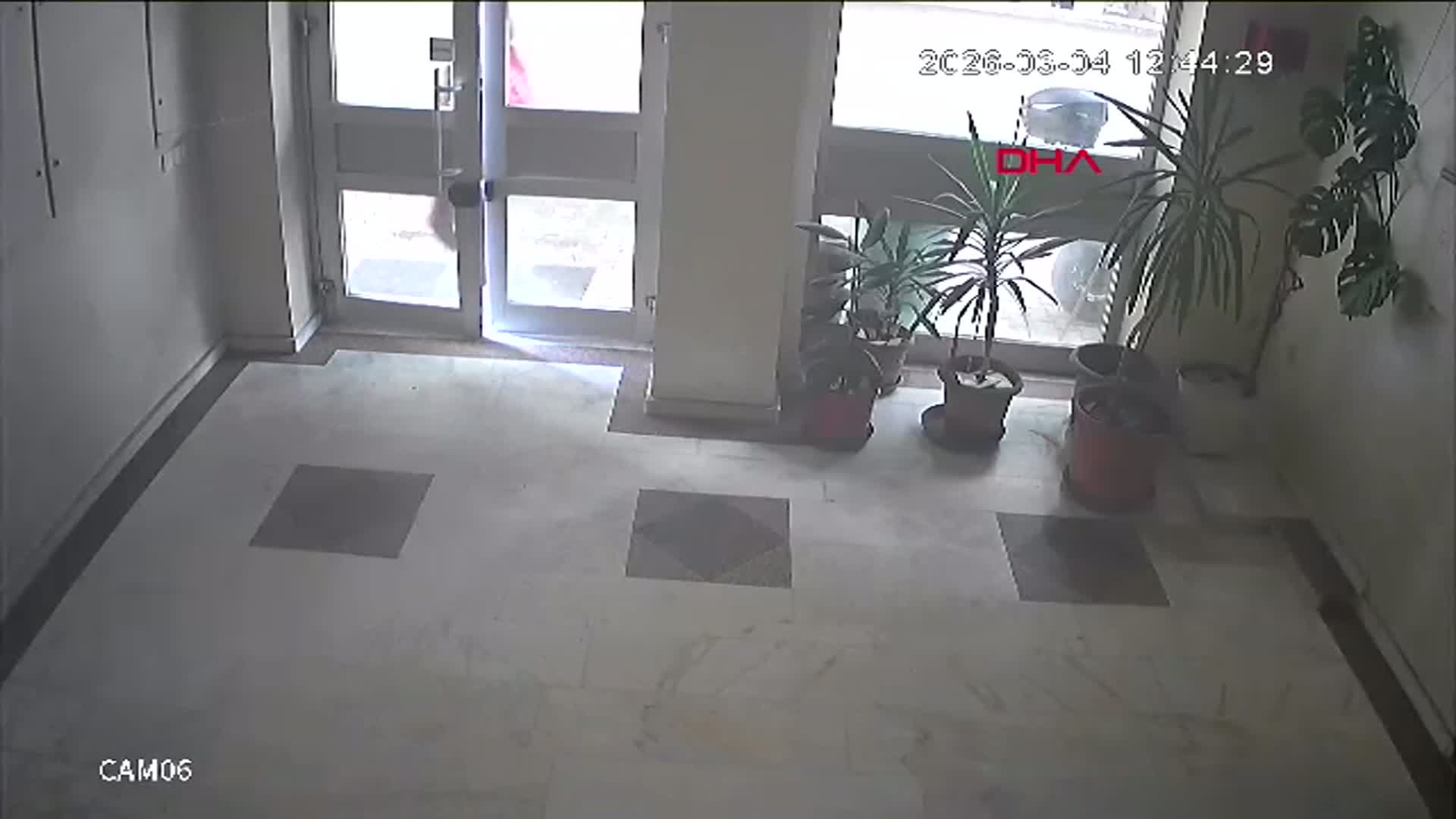 Bursa'da Güzellik Merkezinde Yaşanan Trajedi: Nagihan ve Halit'in Son Görüntüleri Elde Edildi