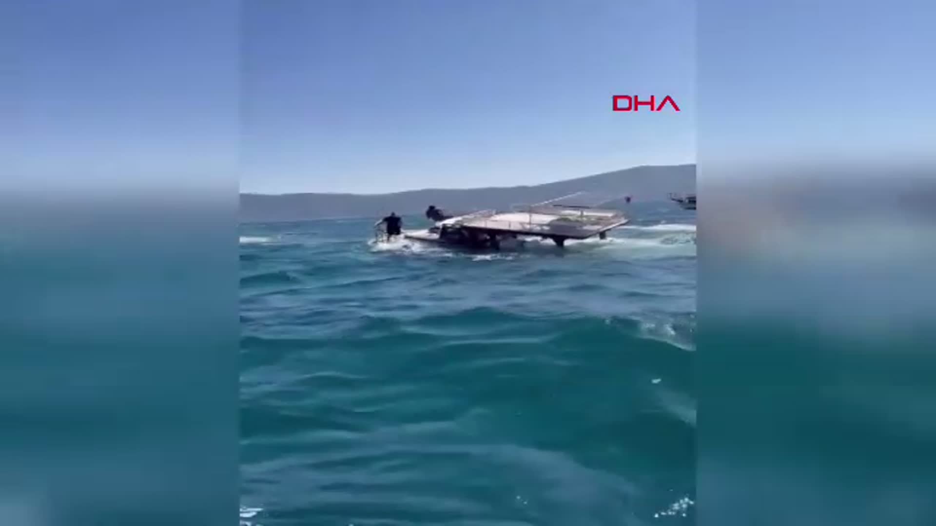 Bodrum'da Yarı Batık Balıkçı Teknesi Kurtarıldı