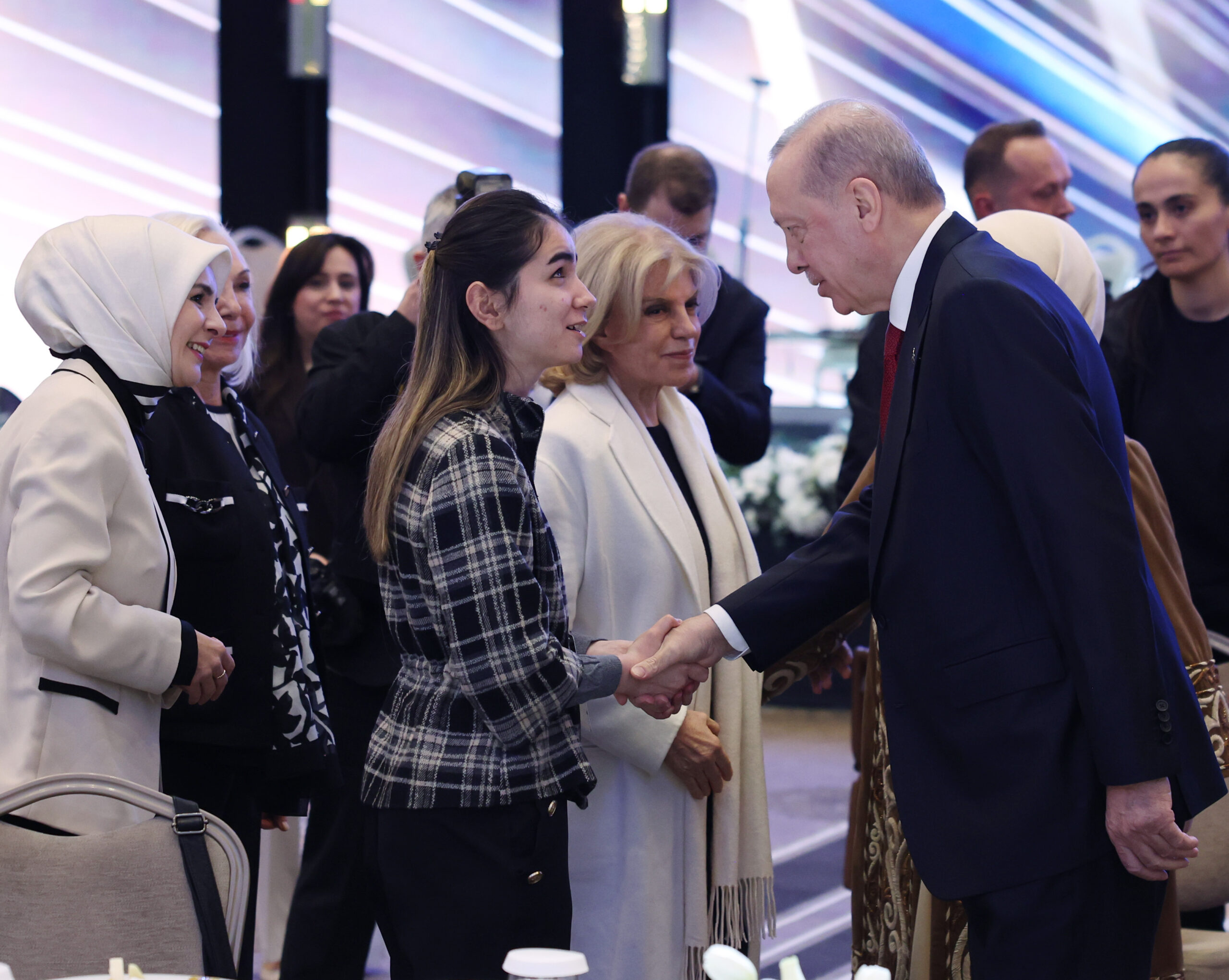 Cumhurbaşkanı Erdoğan: Çatışmaların Acısını Kadınlar Çekiyor