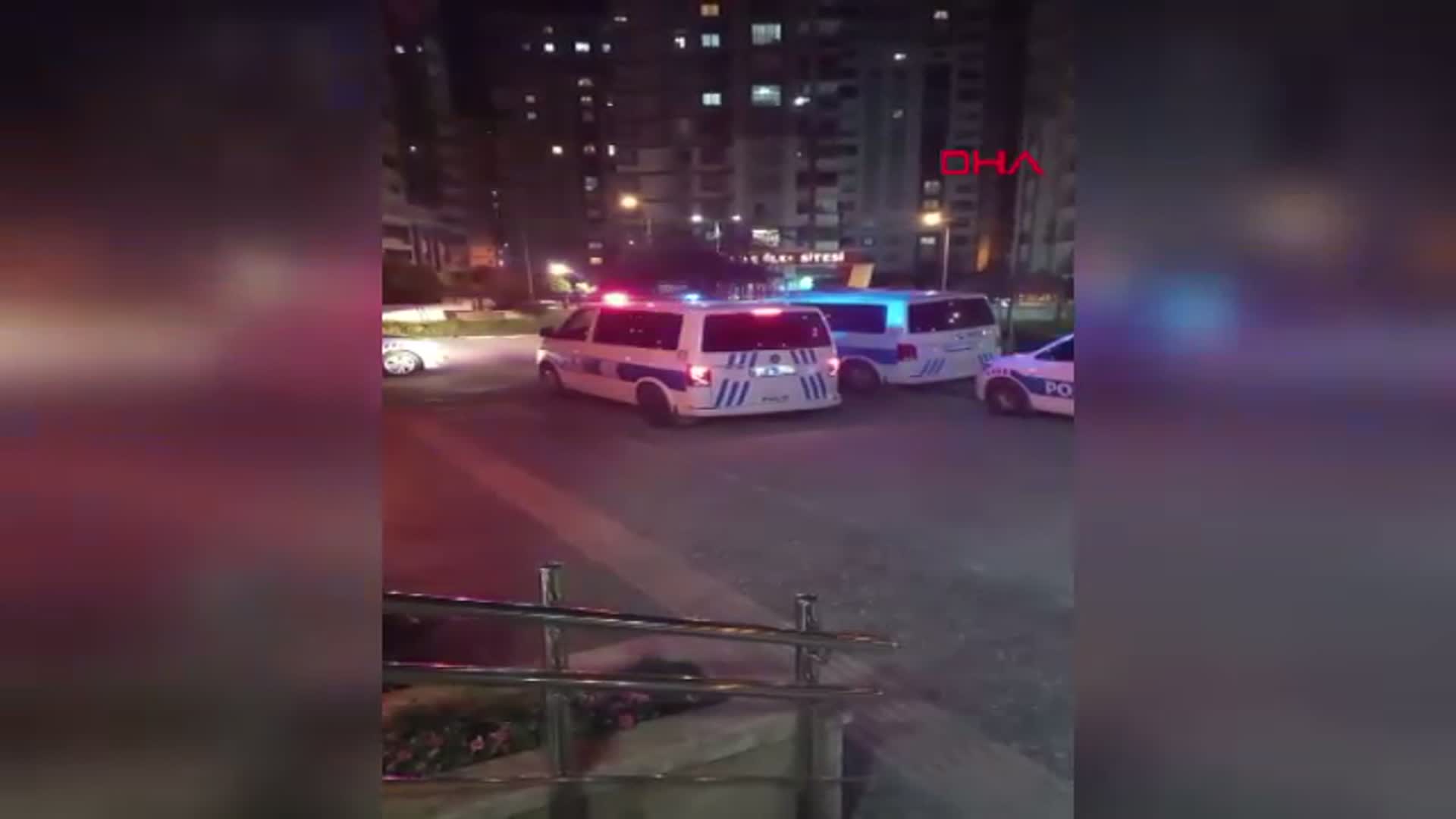 Adana'da Trafik Tartışması: Sürücünün Aracını Yumrukladılar