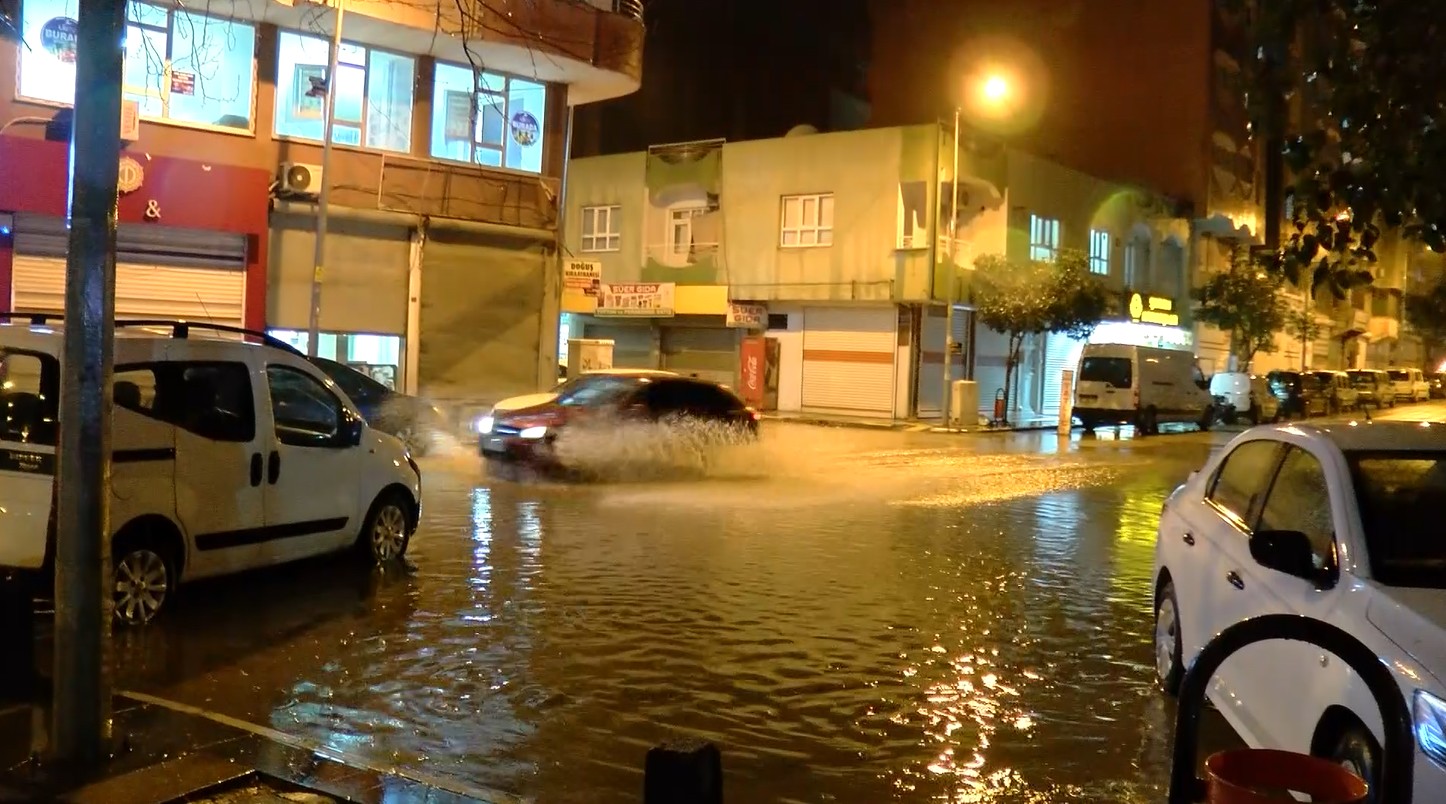 Mardin'de Sağanak Yağış Hayatı Olumsuz Etkiledi