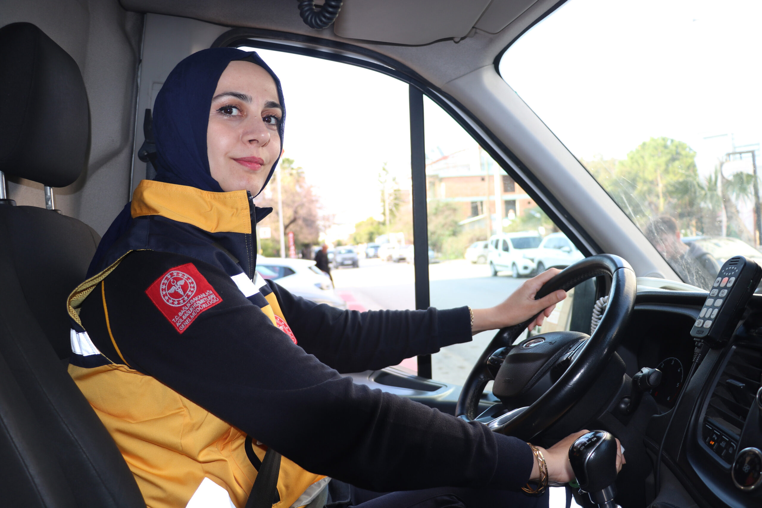 Ambulans Şoförü Gülser Akıtürk: Saniyelerle Yarıştığımız Bir Meslek