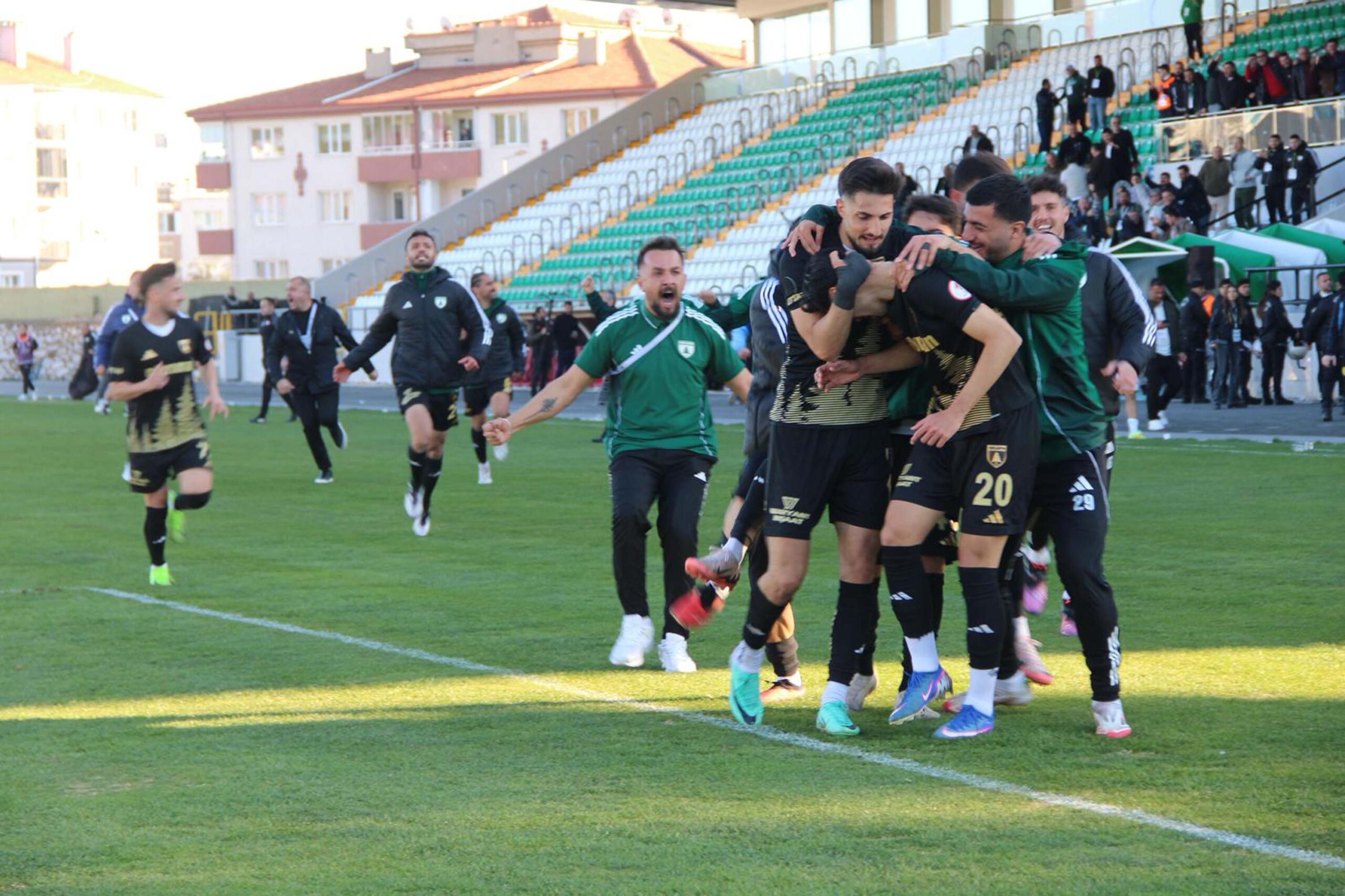 Muğlaspor'dan Kritik Zafer: Şampiyonluk Umutları Yeniden Canlandı