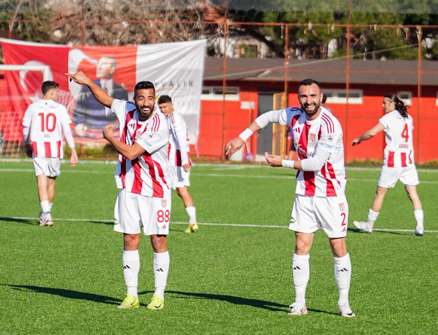 Ayvalıkgücü Belediyespor'dan Üst Üste Galibiyetler