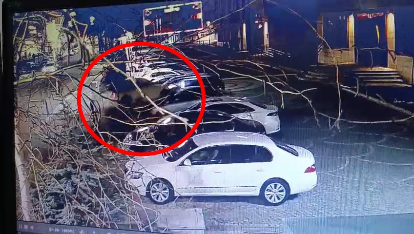 Bingöl'de İki Otomobilin Çarpıştığı Kaza Güvenlik Kamerasında
