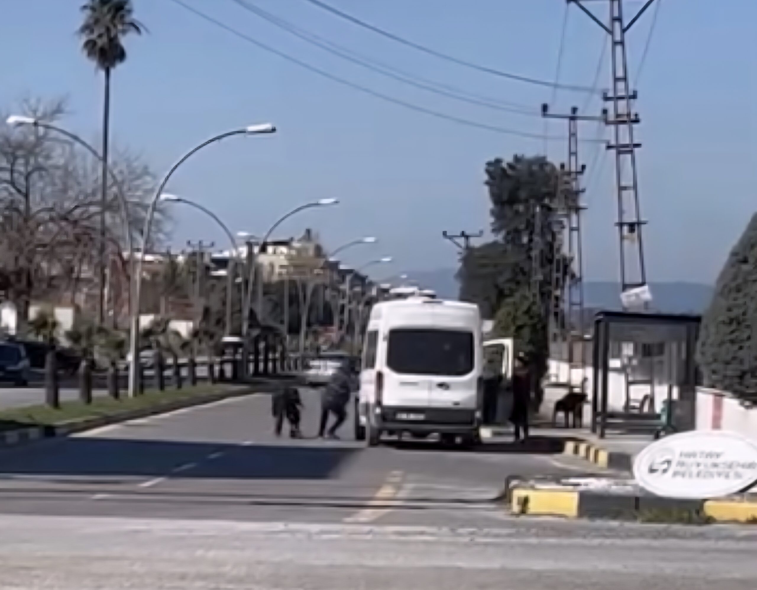 Minibüs Durağında Kanlı Kavga: Durak Görevlisi Şoförü Darbetti