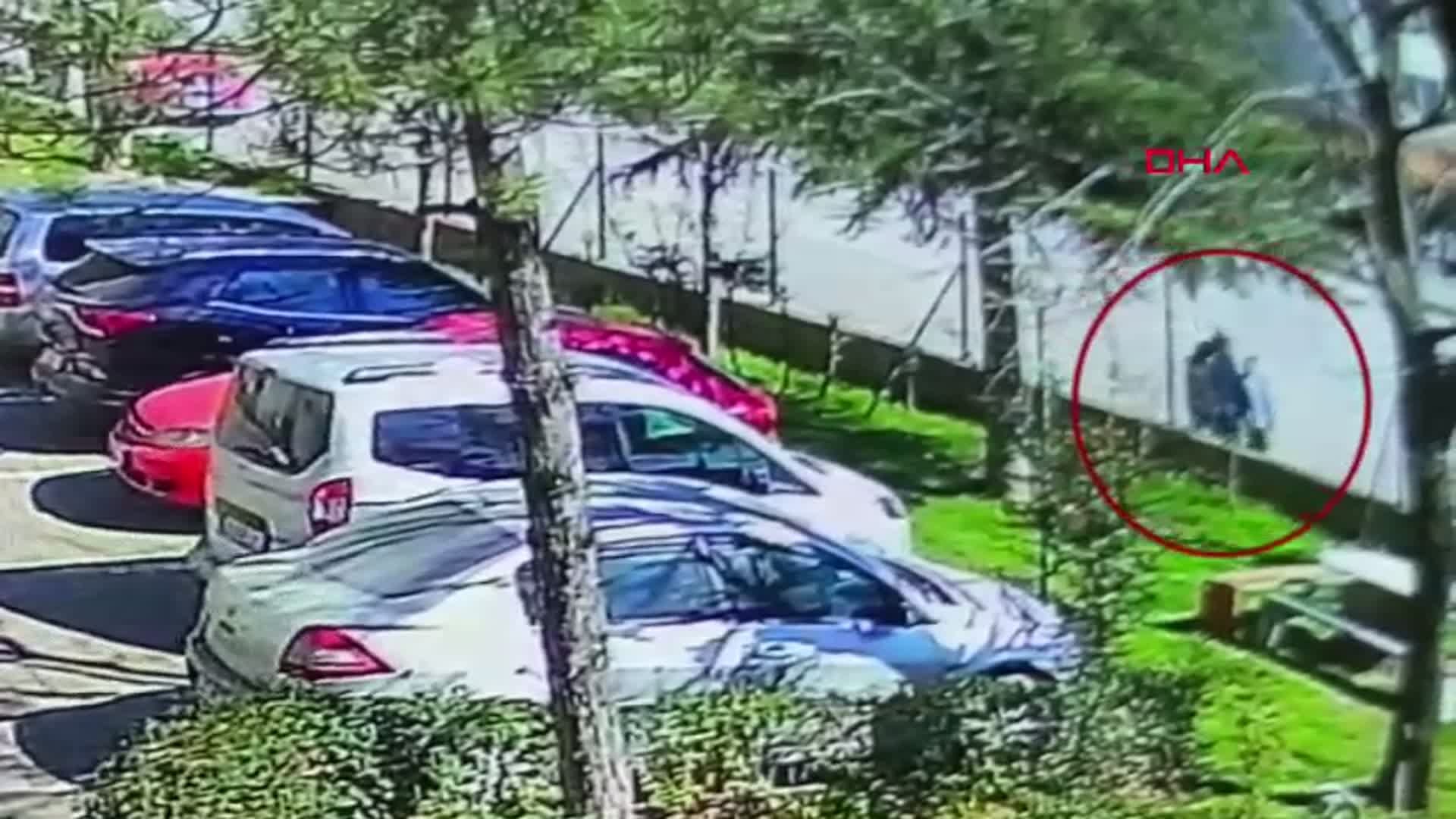 Bursa'da Feci Kaza: El Freni Çekilmeyen Otomobil Dede ve Torunlarına Çarptı