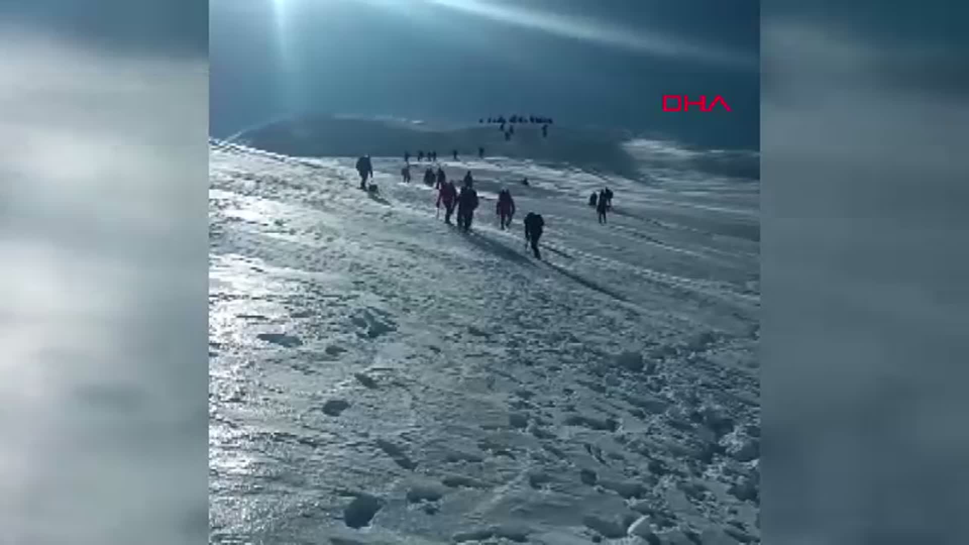 Uludağ'da Yaralanan İki Kadın Kurtarıldı