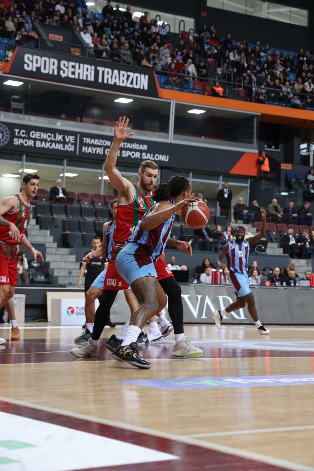 Trabzonspor, Karşıyaka'yı 89-79 ile Geçti