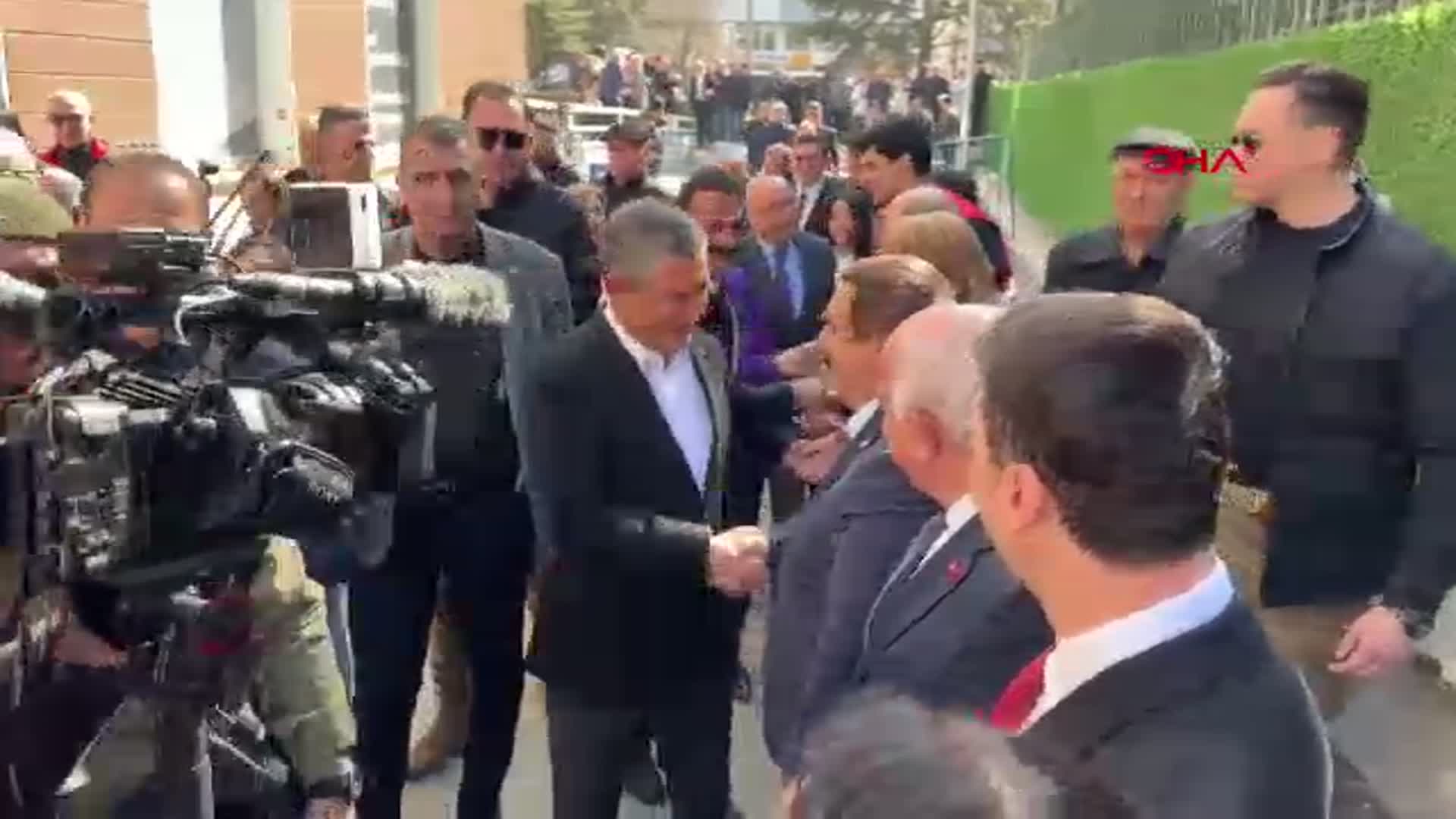 Özgür Özel: İktidarımızda Esnafın ve Emeklinin Yüzü Gülecek