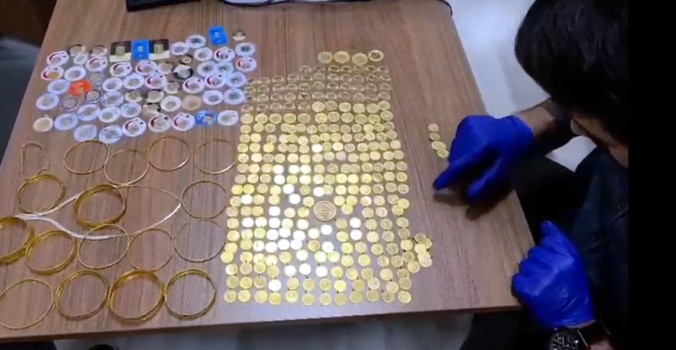 Polis Kılığına Giren Dolandırıcı, Yüklü Miktarda Altınla Kaçarken Yakalandı