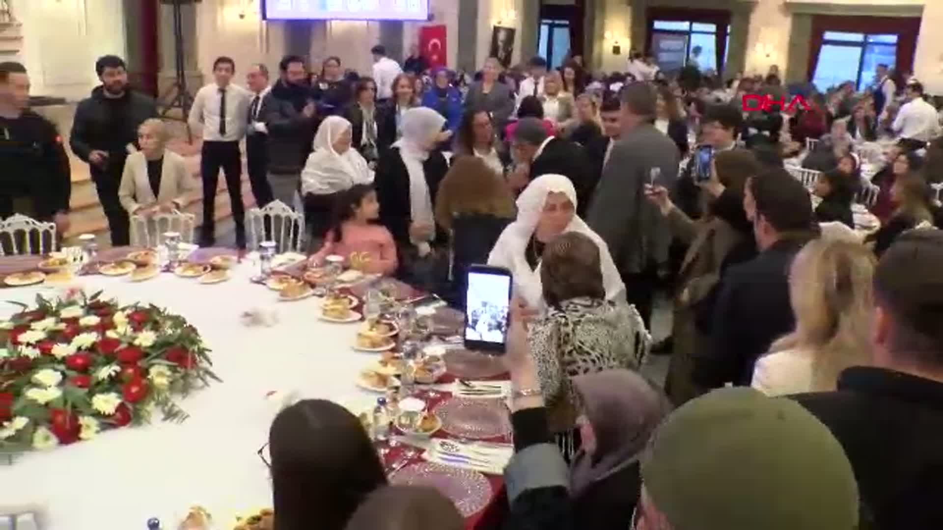 Özgür Özel: Esnafların ve Emeklilerin Yüzü Gülecek
