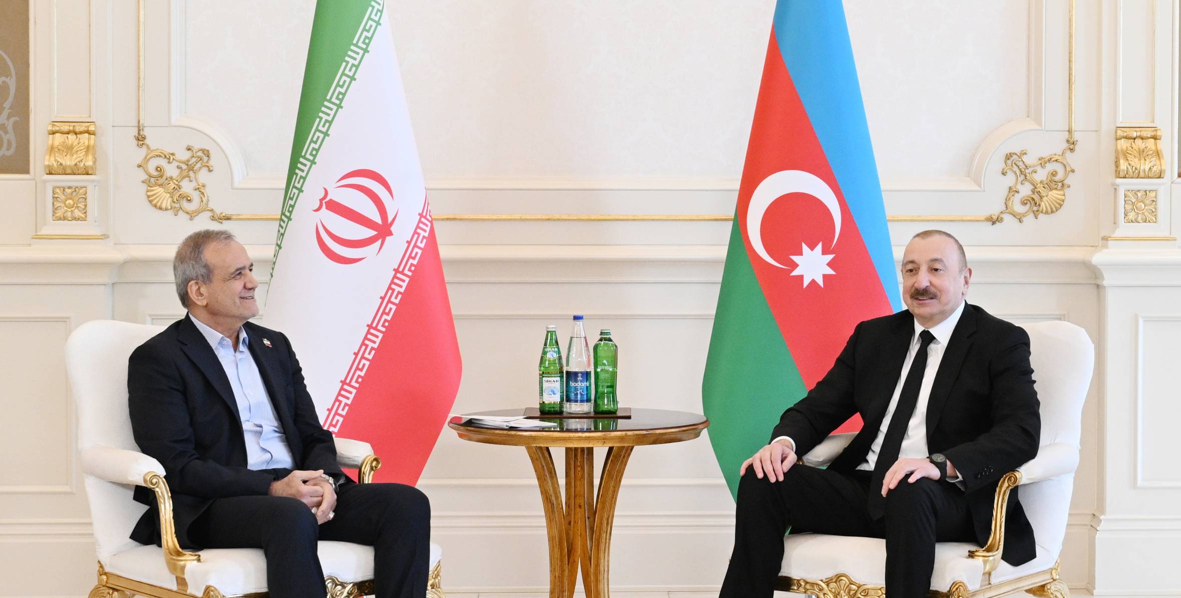 İran ve Azerbaycan Liderlerinden Telefondaki Kritik Görüşme