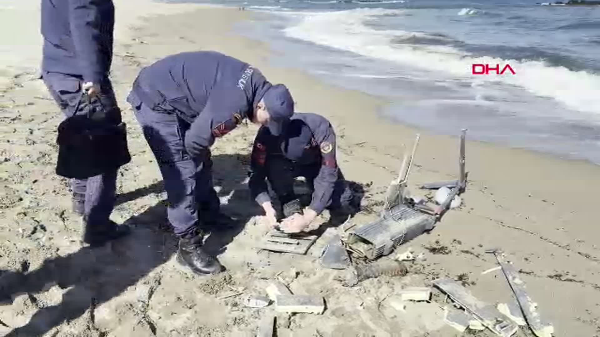 Sakarya'da Sahilde Gizemli İnsansız Hava Aracı Bulundu