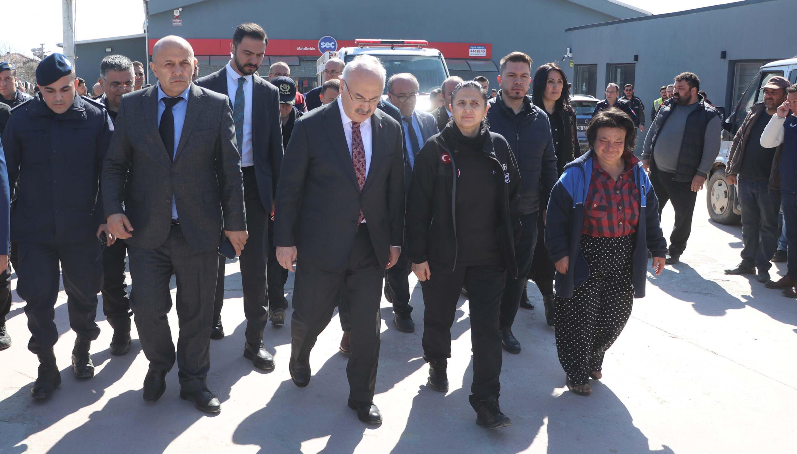 Denizli'de 5.1 Büyüklüğünde Deprem: Olayın Ardından Hasar Tespit Çalışmaları Başlatıldı