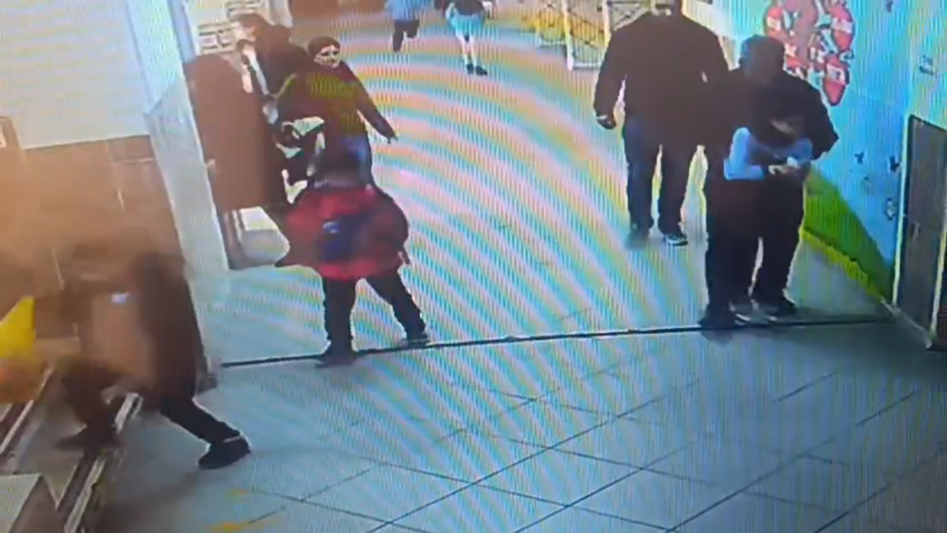 Öğrencisini Heimlich Manevrası ile Kurtaran Öğretmen
