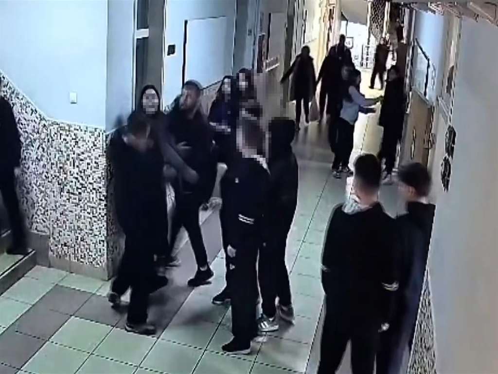 Milli Haltercinin Kız Kardeşine Zorbalık Yapan Öğrenciye Saldırısı