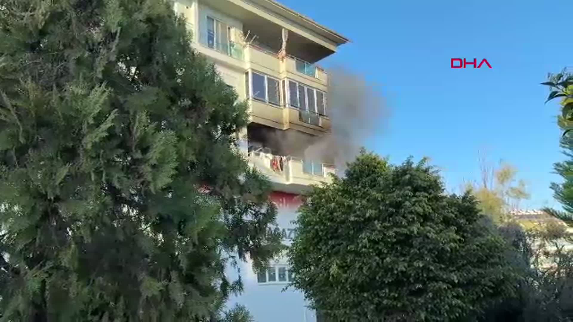 Alanya'da Apartman Dairesinde Yangın: Maddi Hasar Oluştu