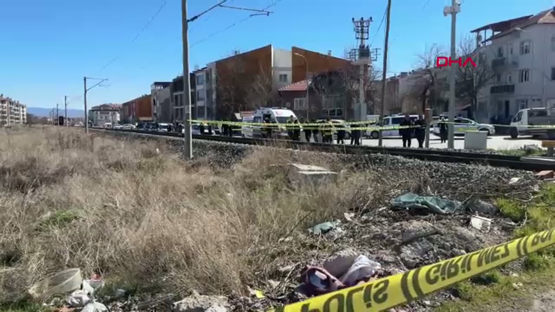 Kütahya'da Yolcu Treni Kadına Çarparak Hayatını Kaybetti