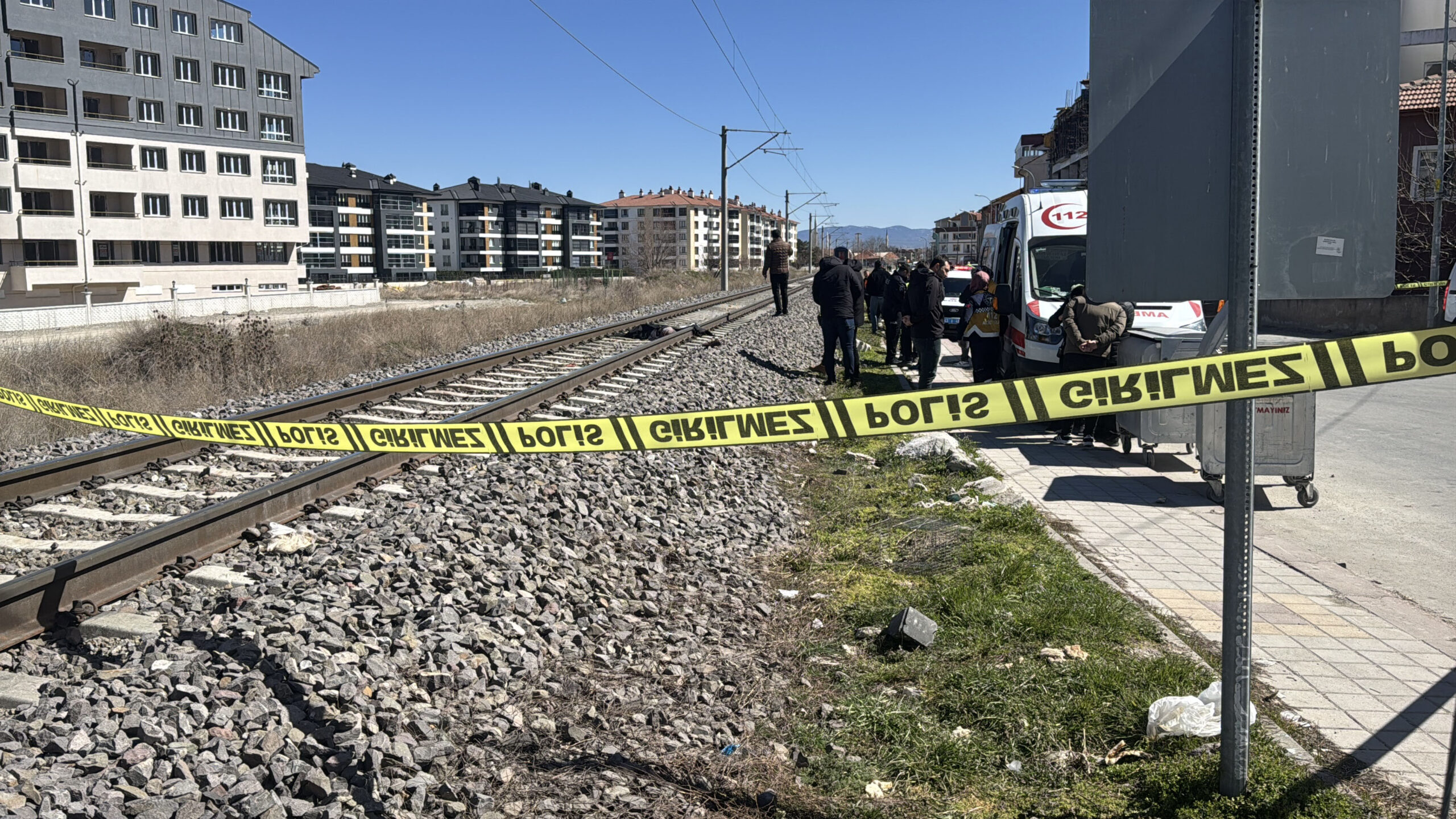 Kütahya'da Yolcu Treni Kazası: 55 Yaşındaki Kadın Hayatını Kaybetti