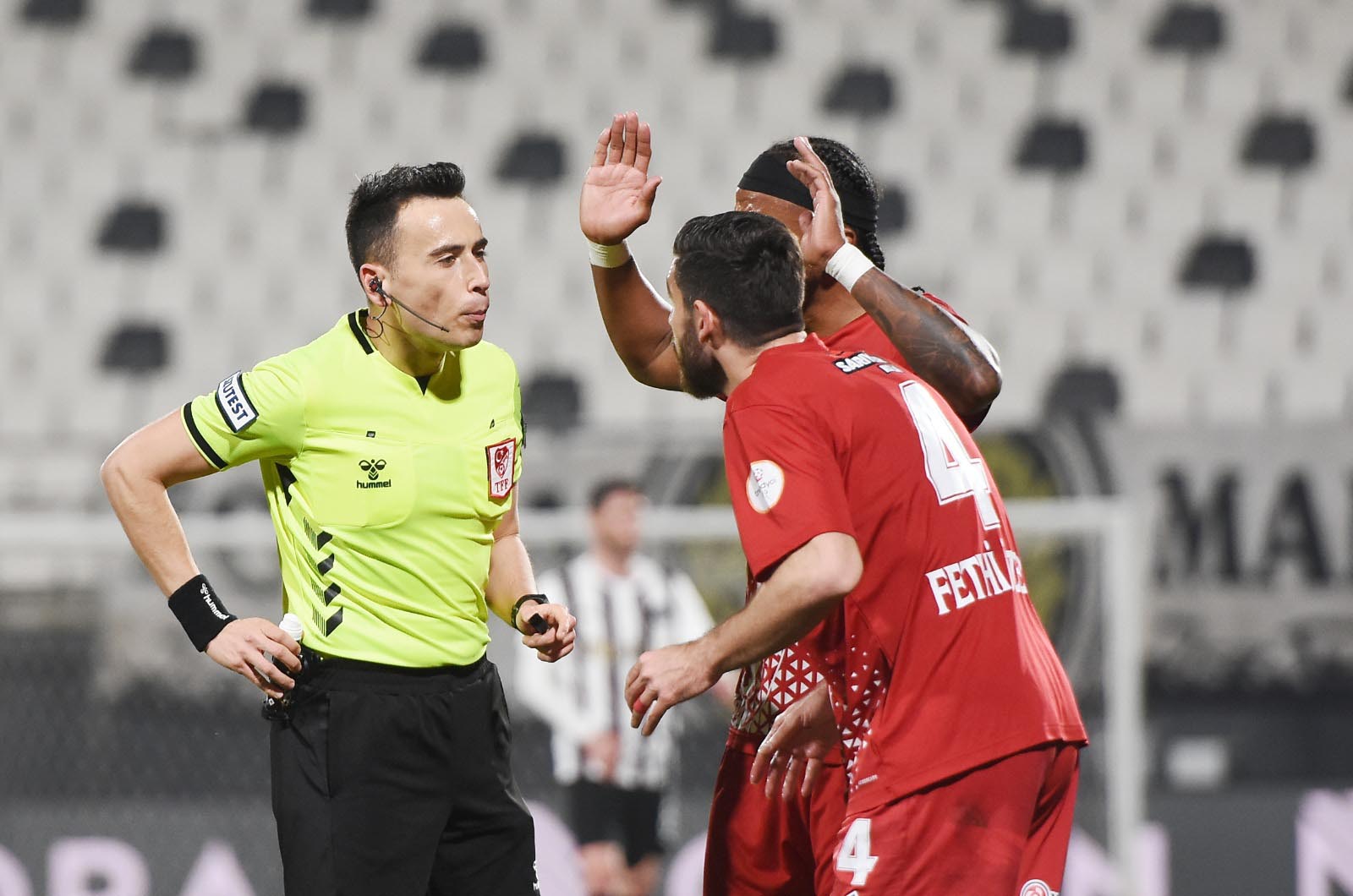 Manisa Futbol Kulübü, SMS Grup Sarıyerspor'u 3-0 Kayıt Altına Aldı