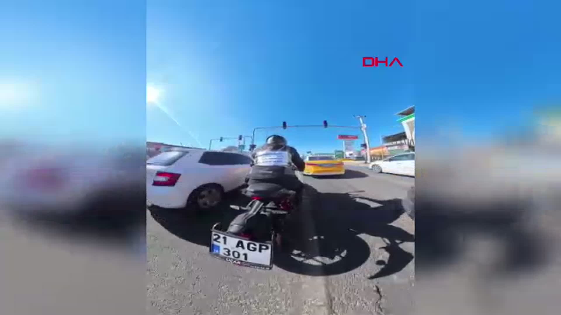 Diyarbakır'da Motosikletlinin Doğum Günü Kutlaması