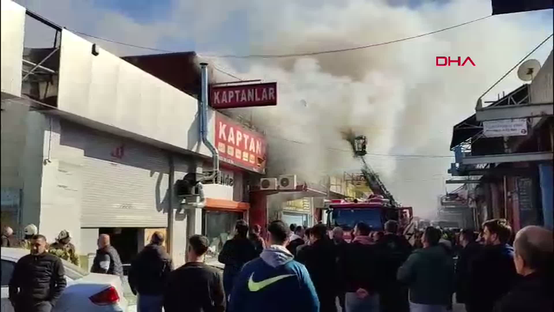 Zeytinburnu'nda Yangın Paniği