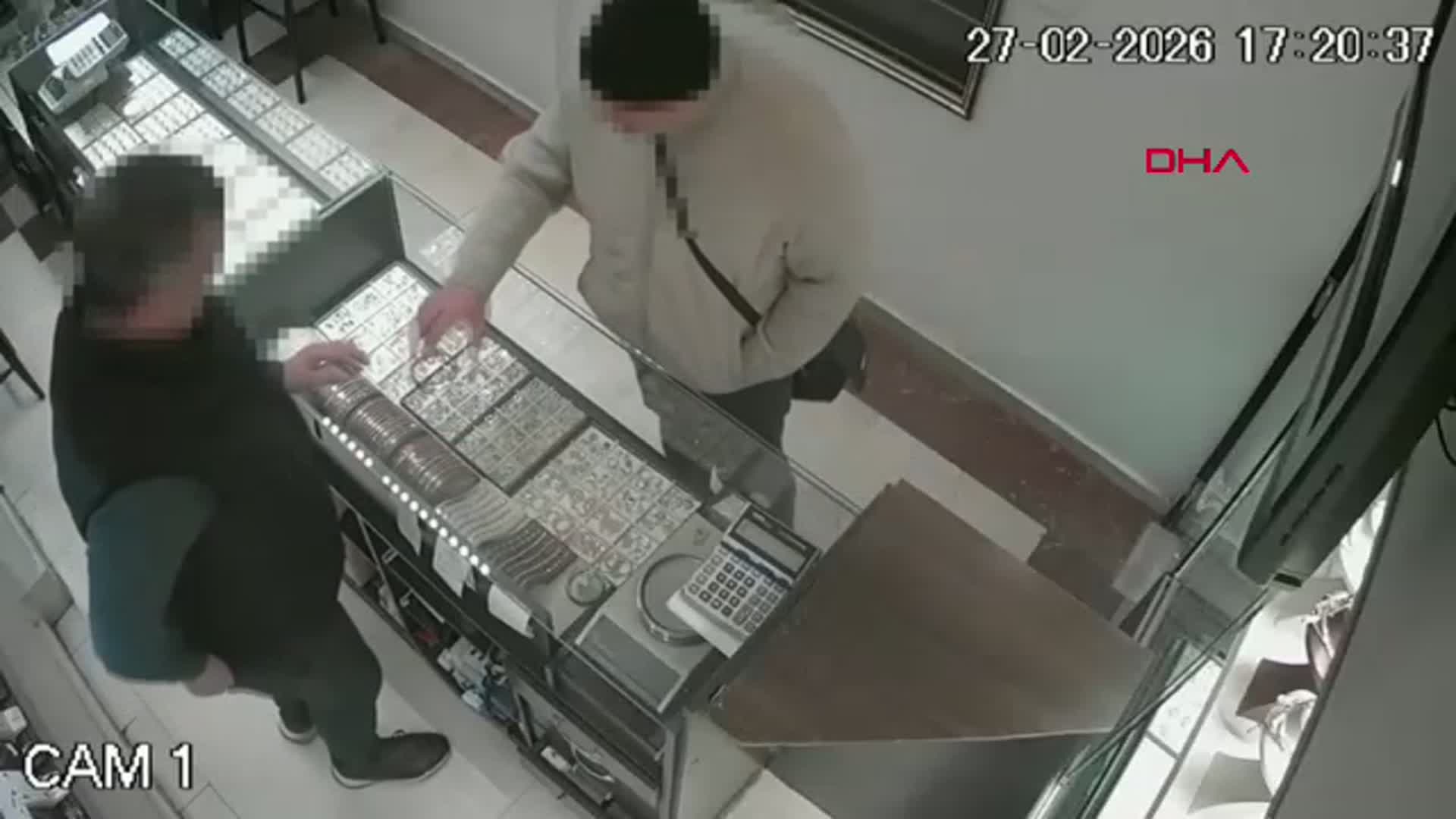 Kocaeli'de Boğazı Kesilen Kadının Cinayet Şüphelisi Komşusu Tutuklandı