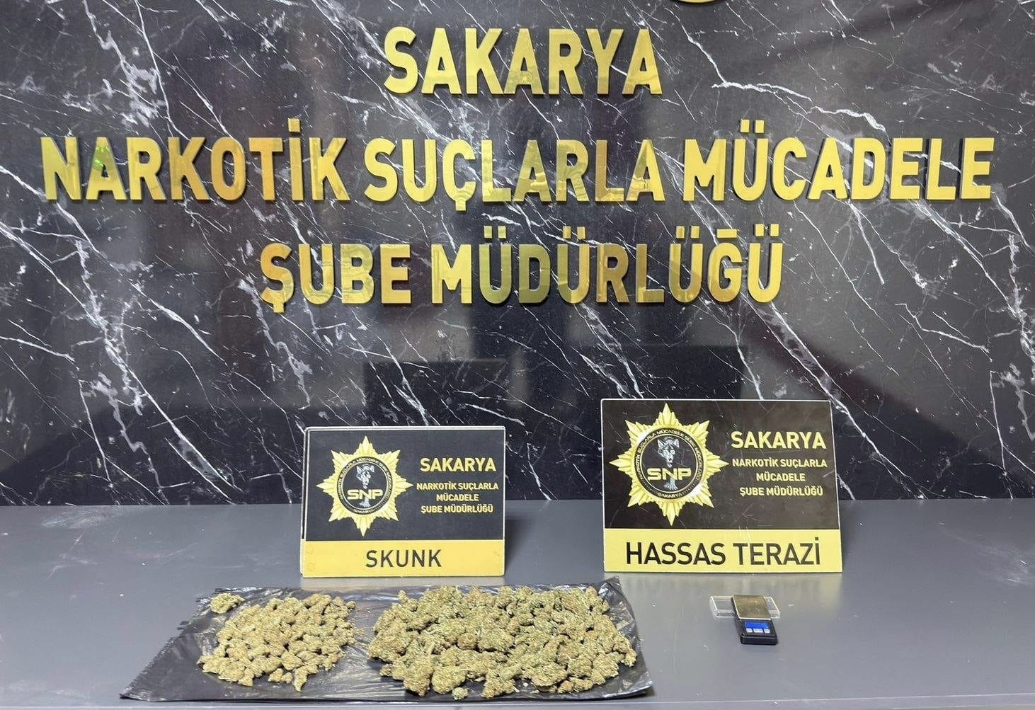 Uyuşturucu Ticareti Yaparken Suçüstü Yakalandılar: 2 Kişi Tutuklandı