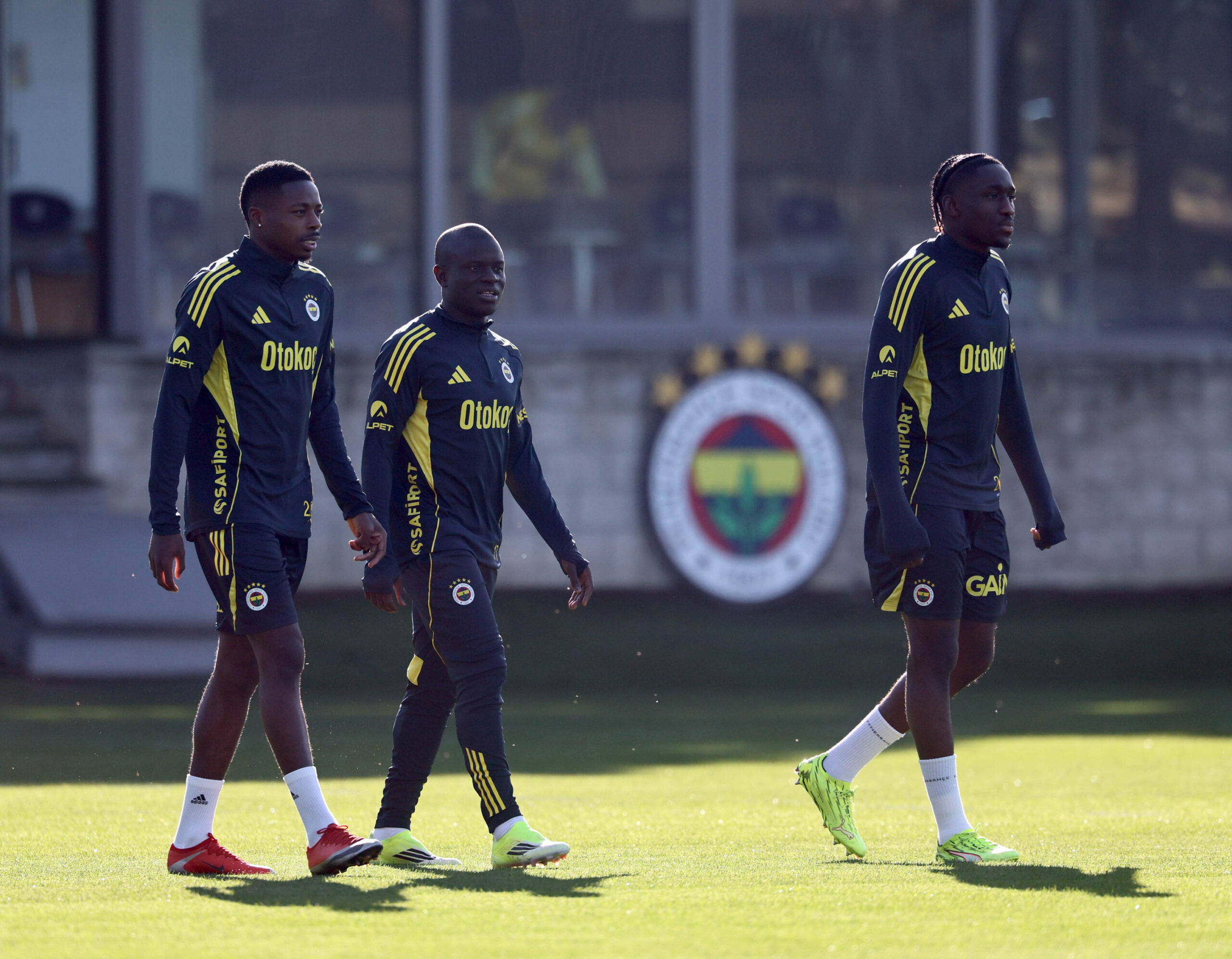Fenerbahçe, Fatih Karagümrük Maçına Hazırlanmaya Başladı