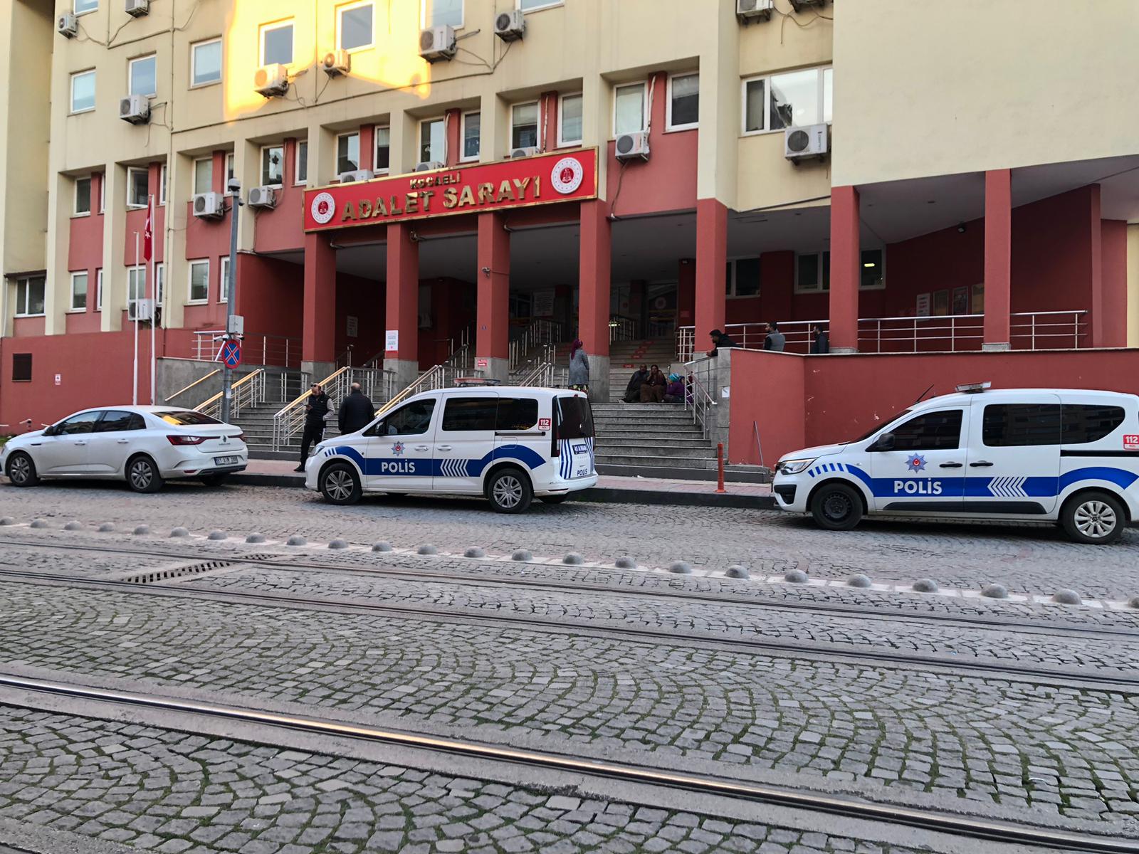 Adliye Önünde Cinayet: Cinsel İstismarla Suçlayan Kadın, Sanığı Bıçaklayarak Öldürdü