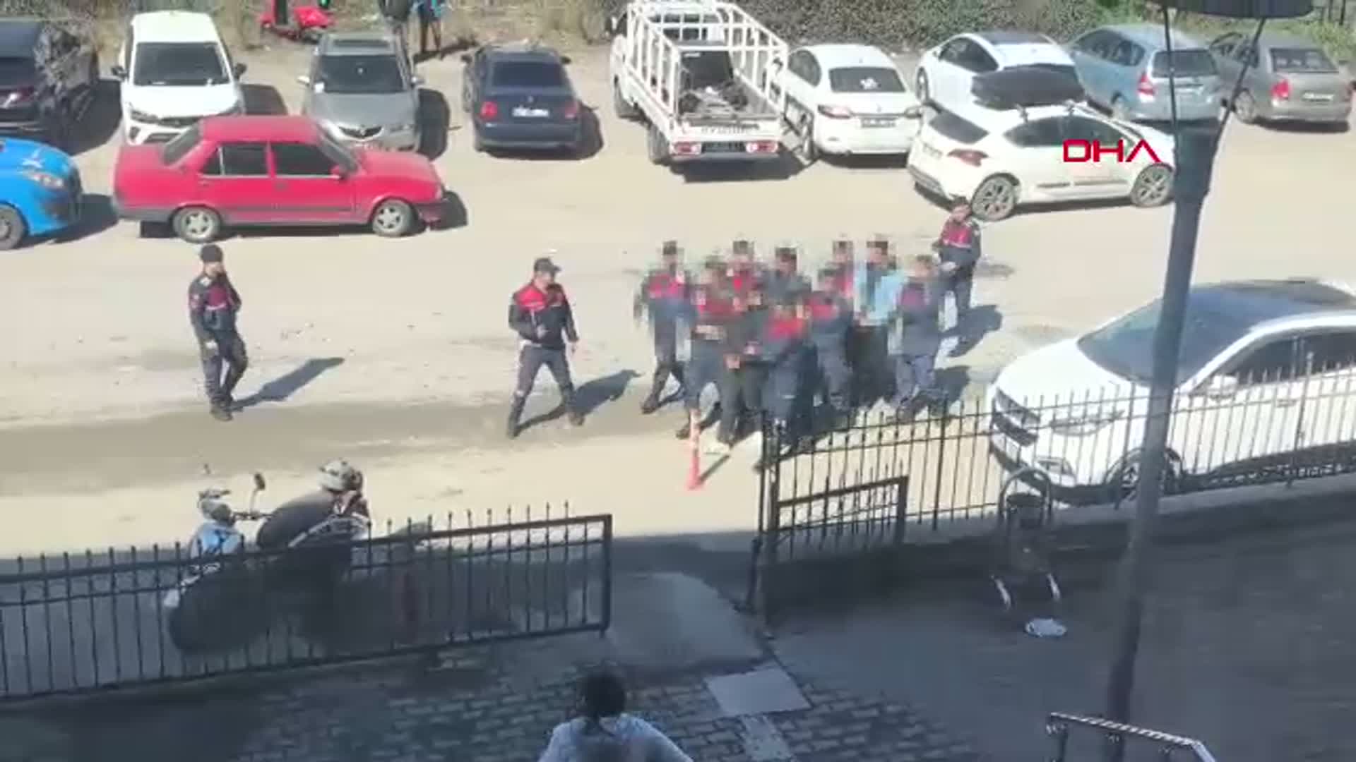 Zonguldak'ta İşçilerin Protesto Amaçlı Eşya Çalma Olayı