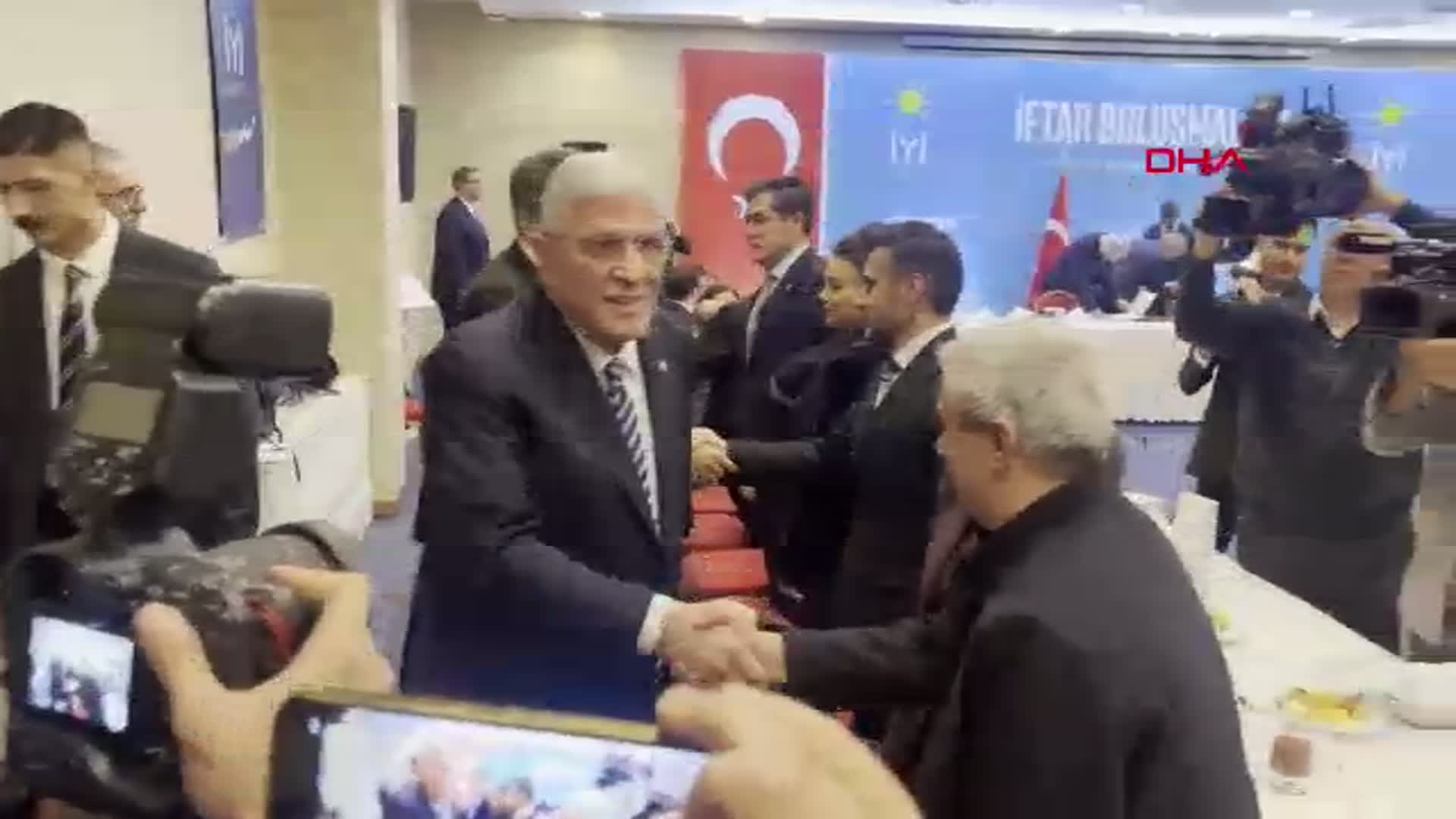Müsavat Dervişoğlu'ndan İYİ Parti Vurgusu: Şemsiye Parti Olma Yolunda