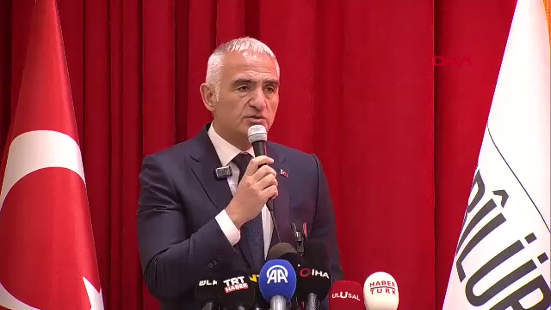 Bakan Ersoy: İstiklal Marşı, Türk Milletine Yön Gösteriyor