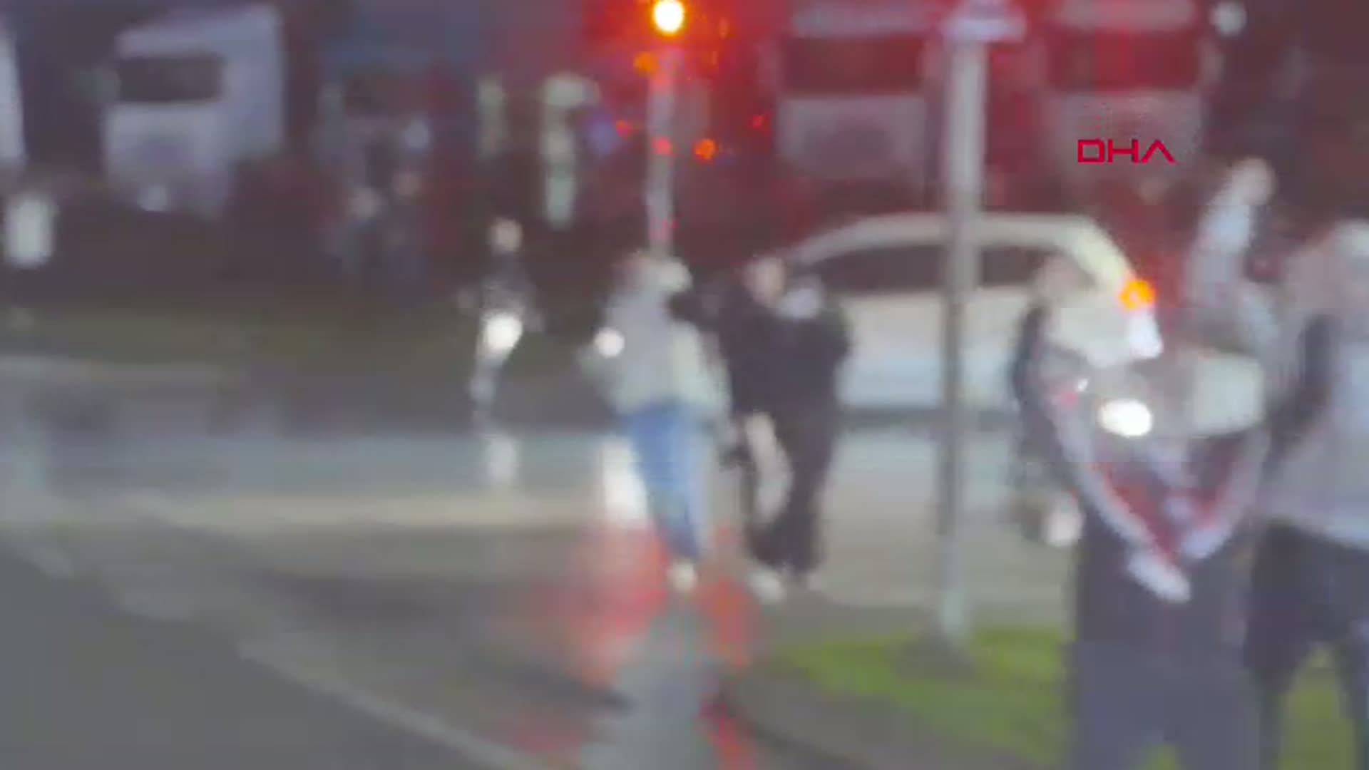 Samsun'da Trabzonspor'un Otobüsüne Taşlı Saldırı: 3 Polis Görevden Alındı