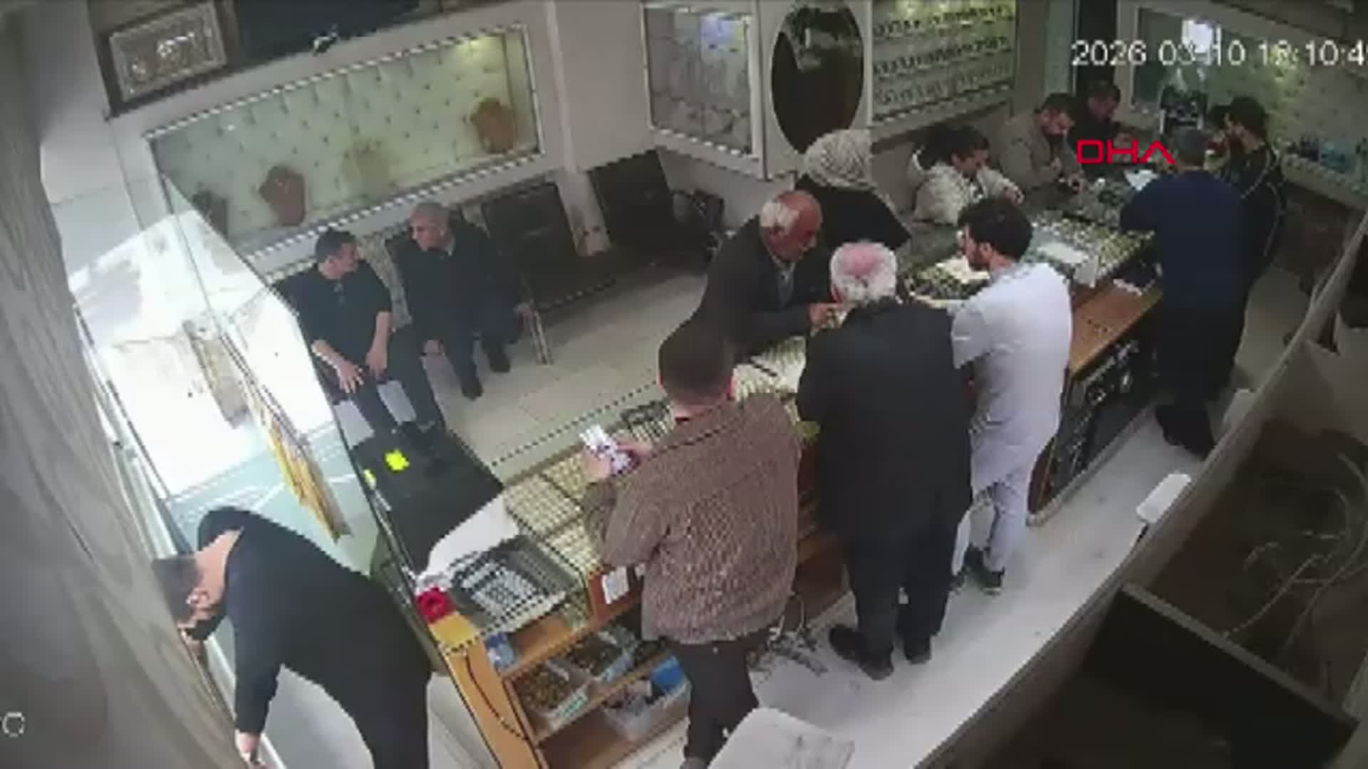 Gaziantep'te Kuyumcu, Müşterisini Dolandırıcıların Eline Düşmekten Kurtardı