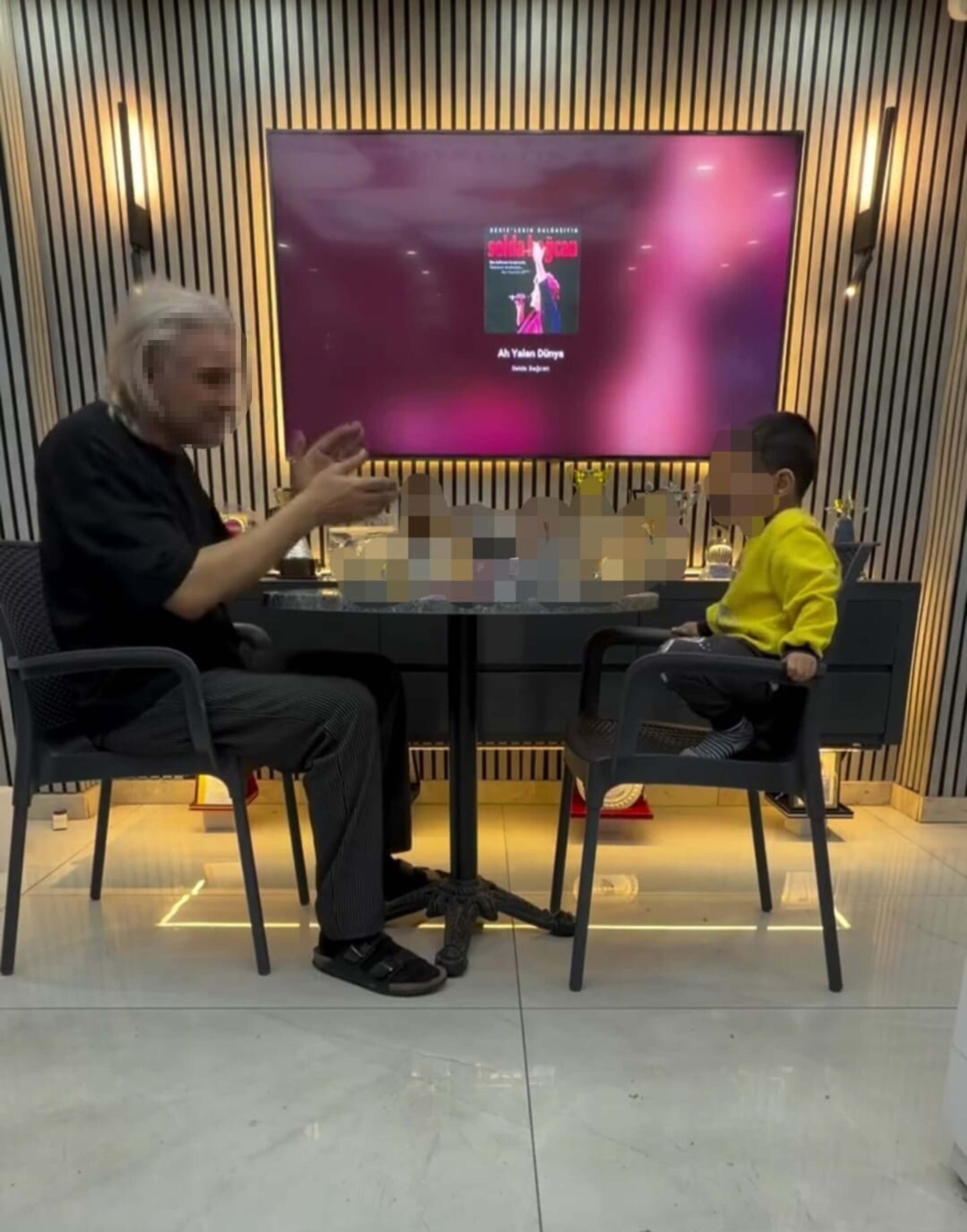 Alkol Masasında Çocuk Skandalı: Baba Adli Kontrolle Serbest
