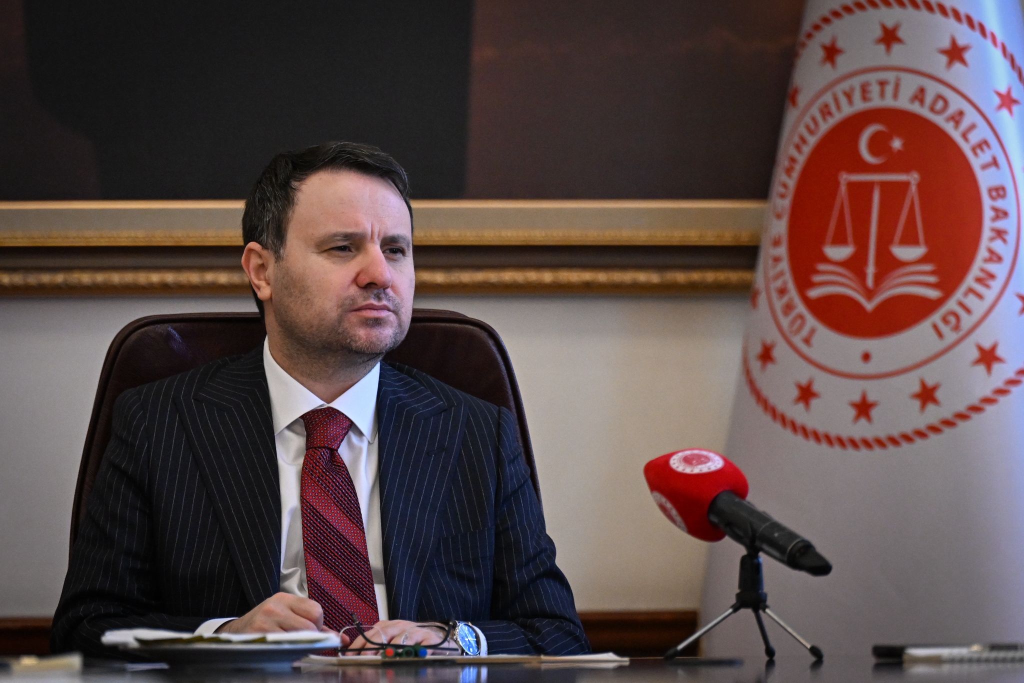 Adalet Bakanı Gürlek: '10 Yıldan Az Sürele Görevli Hakimler Ticaret Mahkemesi Başkanı Olamaz'