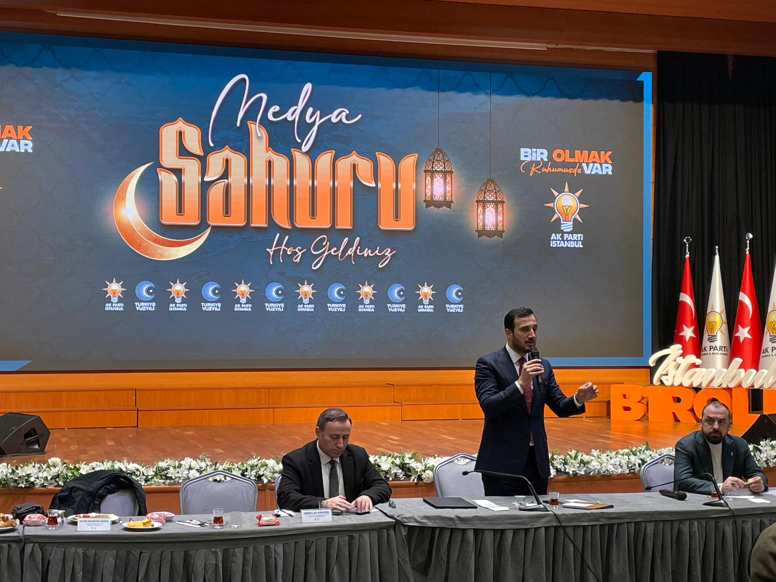 AK Parti İstanbul İl Başkanlığı'nda Medya Sahuru Buluşması Düzenlendi