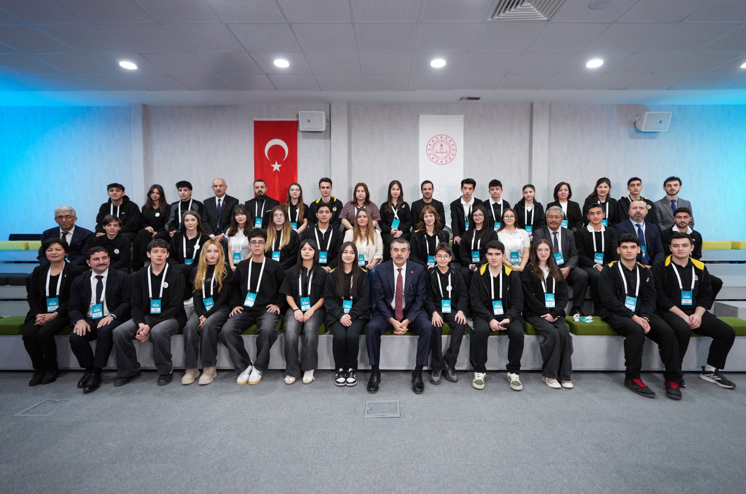 Milli Eğitim Bakanı Tekin, Öğrencilerin 'Haberimiz Olsun' Bültenine Destek Verdi