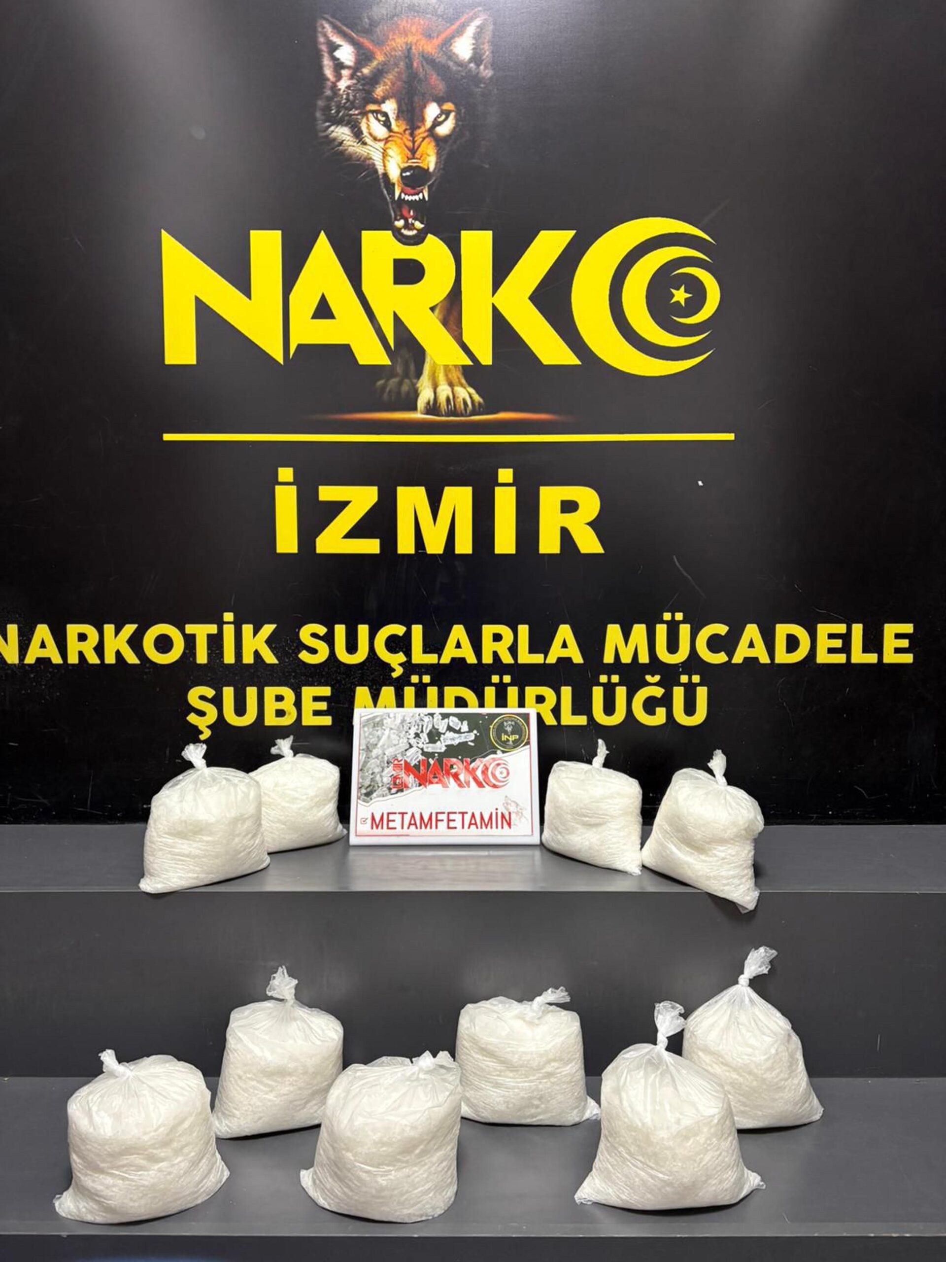 İzmir'de Kargo Firmasına Uyuşturucu Operasyonu: 9 Kilo Metamfetamin Ele Geçirildi
