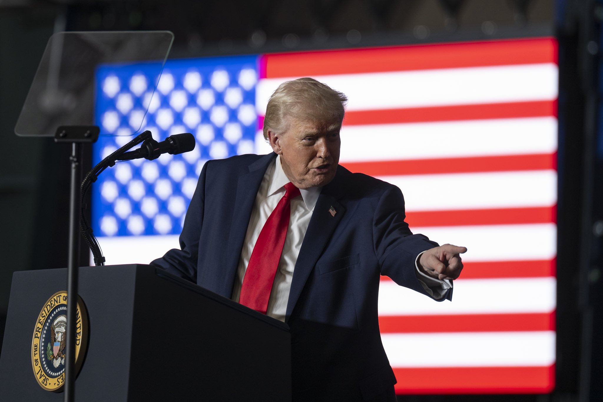 Trump: İran Rejimini Askeri ve Ekonomik Operasyonlarla Yok Ediyoruz
