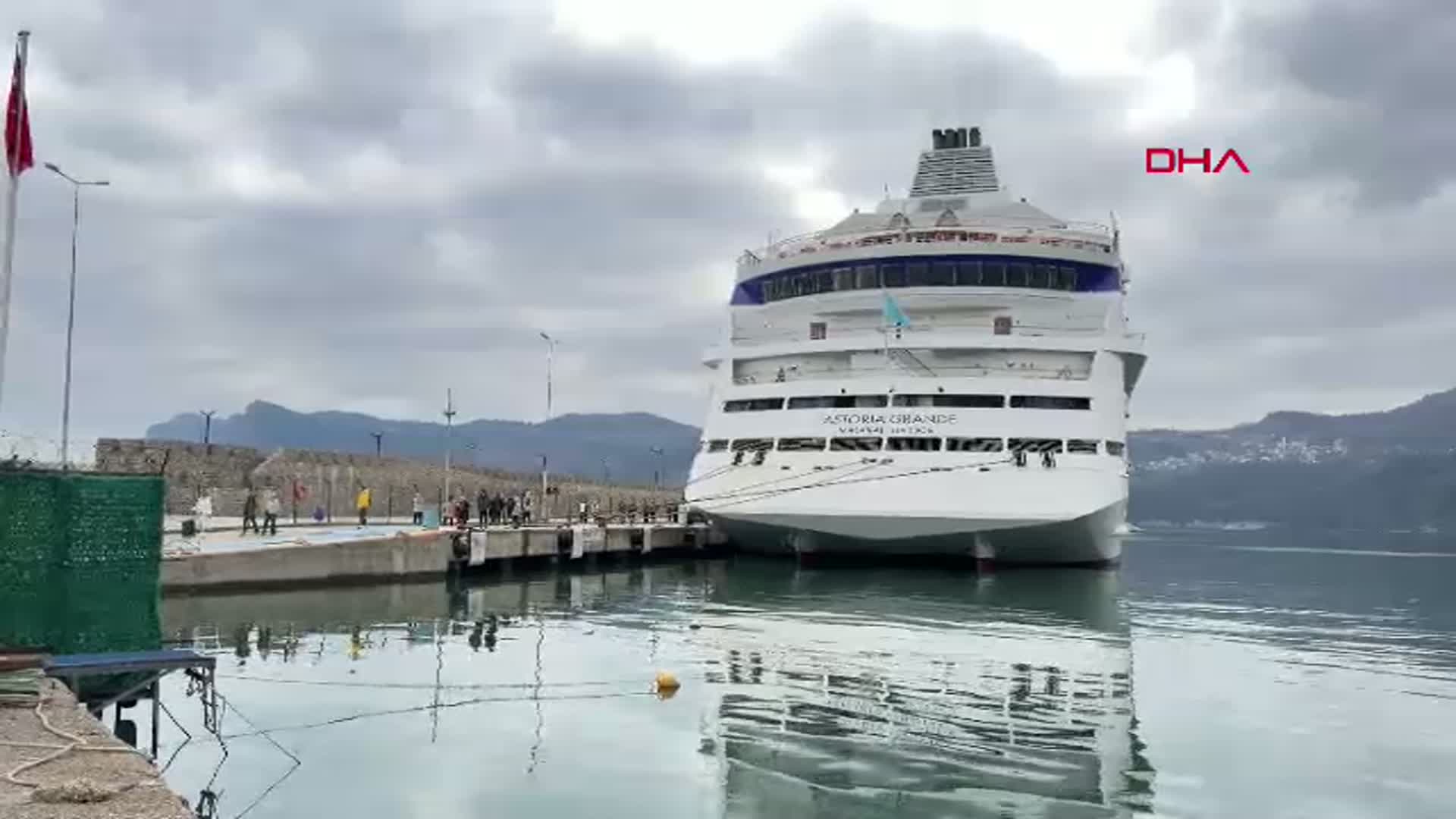 2026'nın İlk Rus Turistleri Amasra'ya Geldi