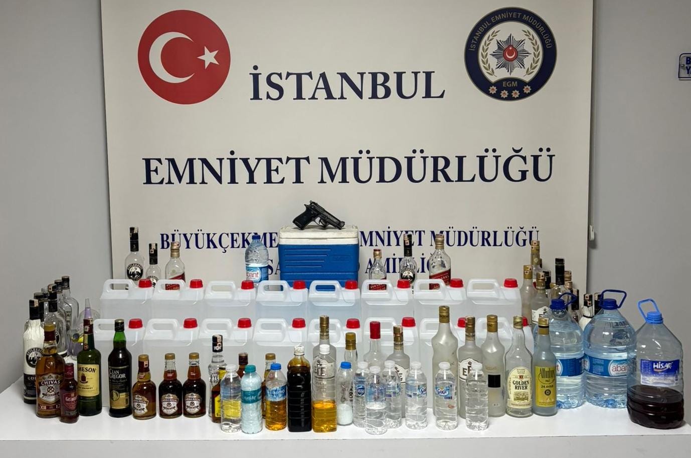 Büyükçekmece'de Sahte İçki Operasyonu: 100 Litre Etil Alkol Ele Geçirildi