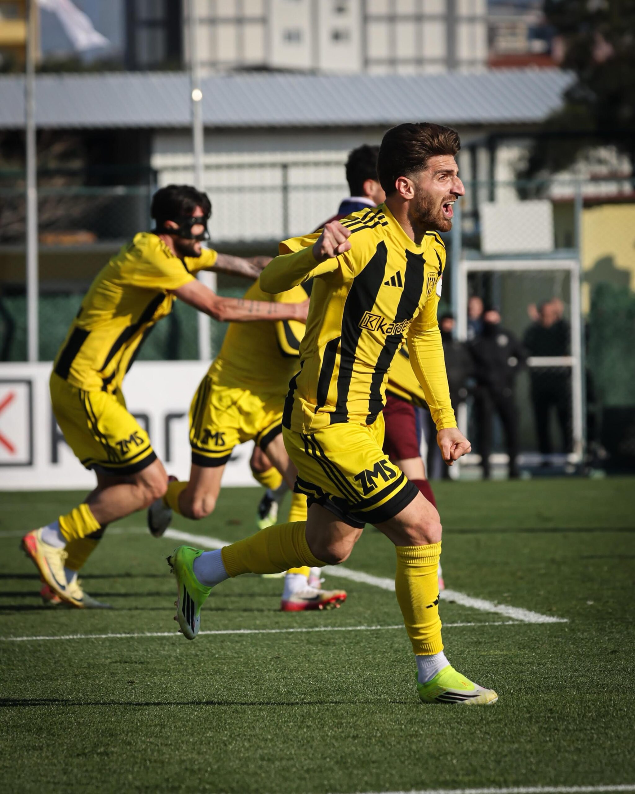 Aliağa FK, Arnavutköy Belediyespor Maçında Galibiyet Peşinde