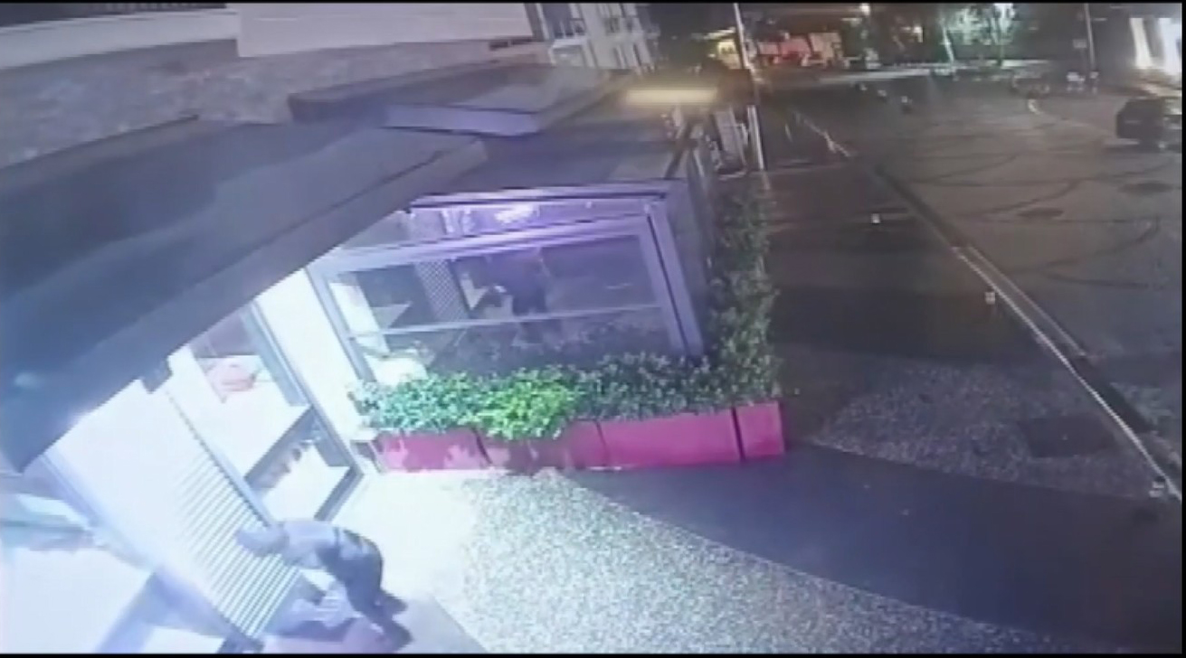 İstanbul'da Kuyumcudan Milyonlarca Liralık Hırsızlık: 8 Kişi Yakalandı