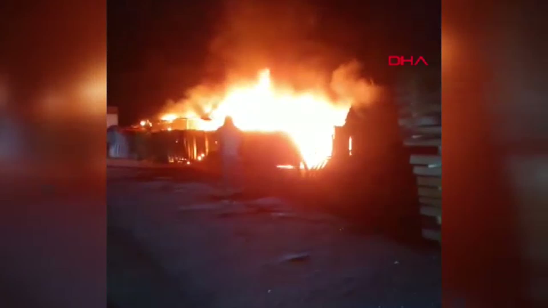 Bursa'daki Küçükbaş Çiftliğinde Yangın: 200 Hayvan Kurtarıldı