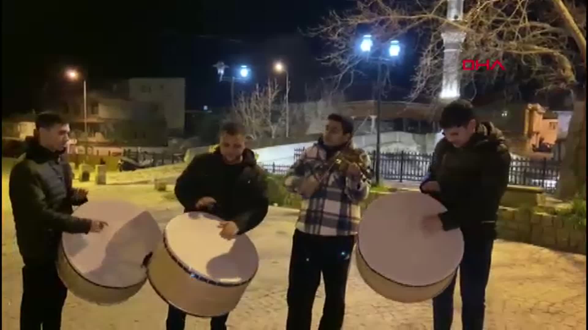 Çanakkale'de Ramazan Geleneği: Şarkılarla Sahura Kalkma Keyfi