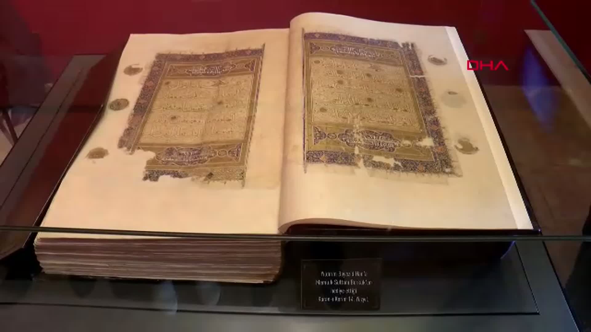 700 Yıllık Berkuk Kur’an-ı Kerim Bursa'da Ziyarete Açıldı