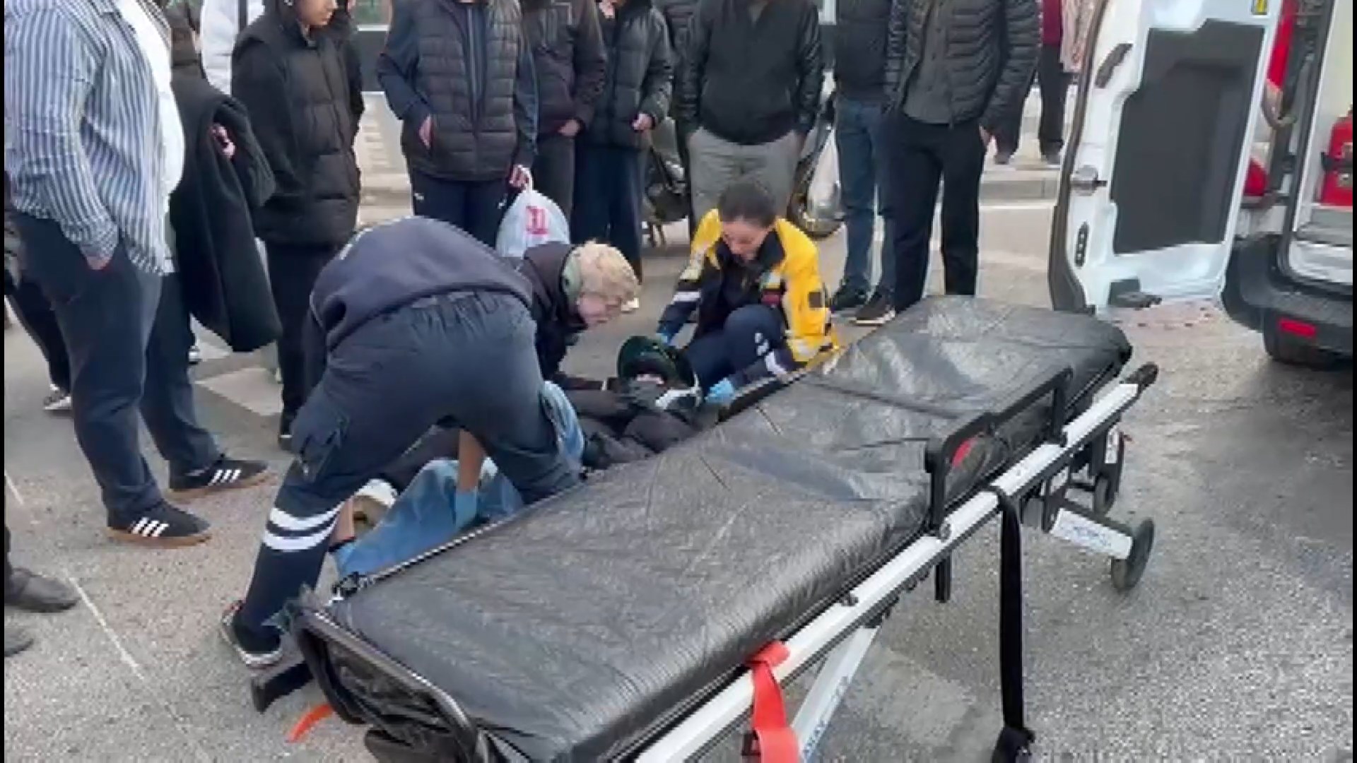 Sancaktepe'de Motosiklet Kazası: İki Kişi Yaralandı